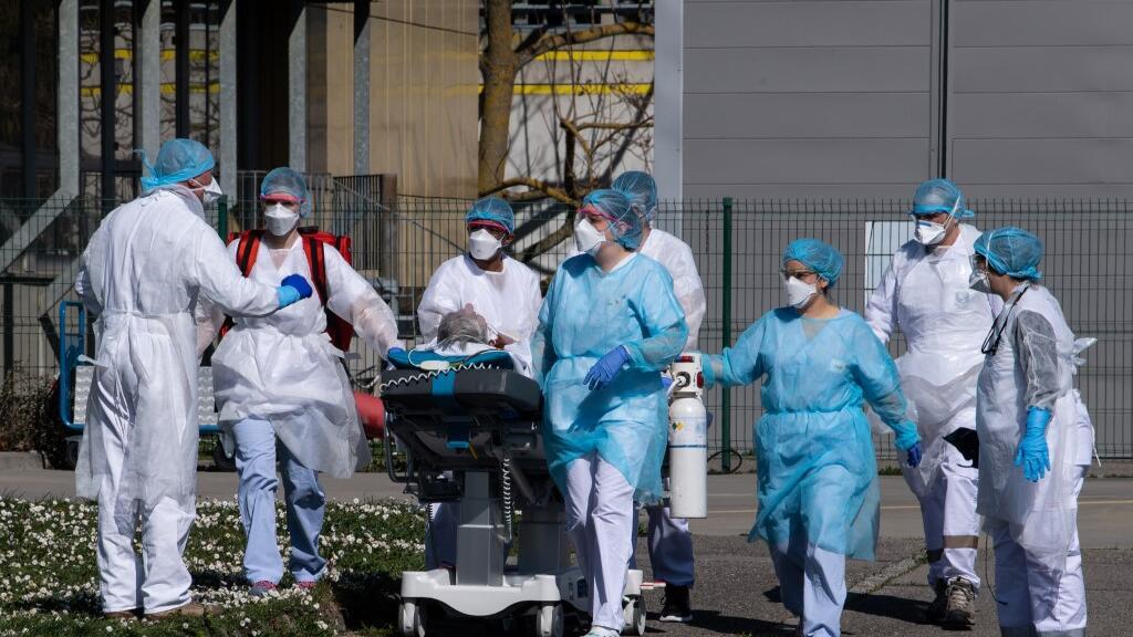 Épidémie de coronavirus : le personnel soignant en première ligne.