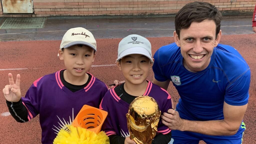 O brasileiro Mateus Martins conquistou os chineses com seu carisma e o o "happy football"