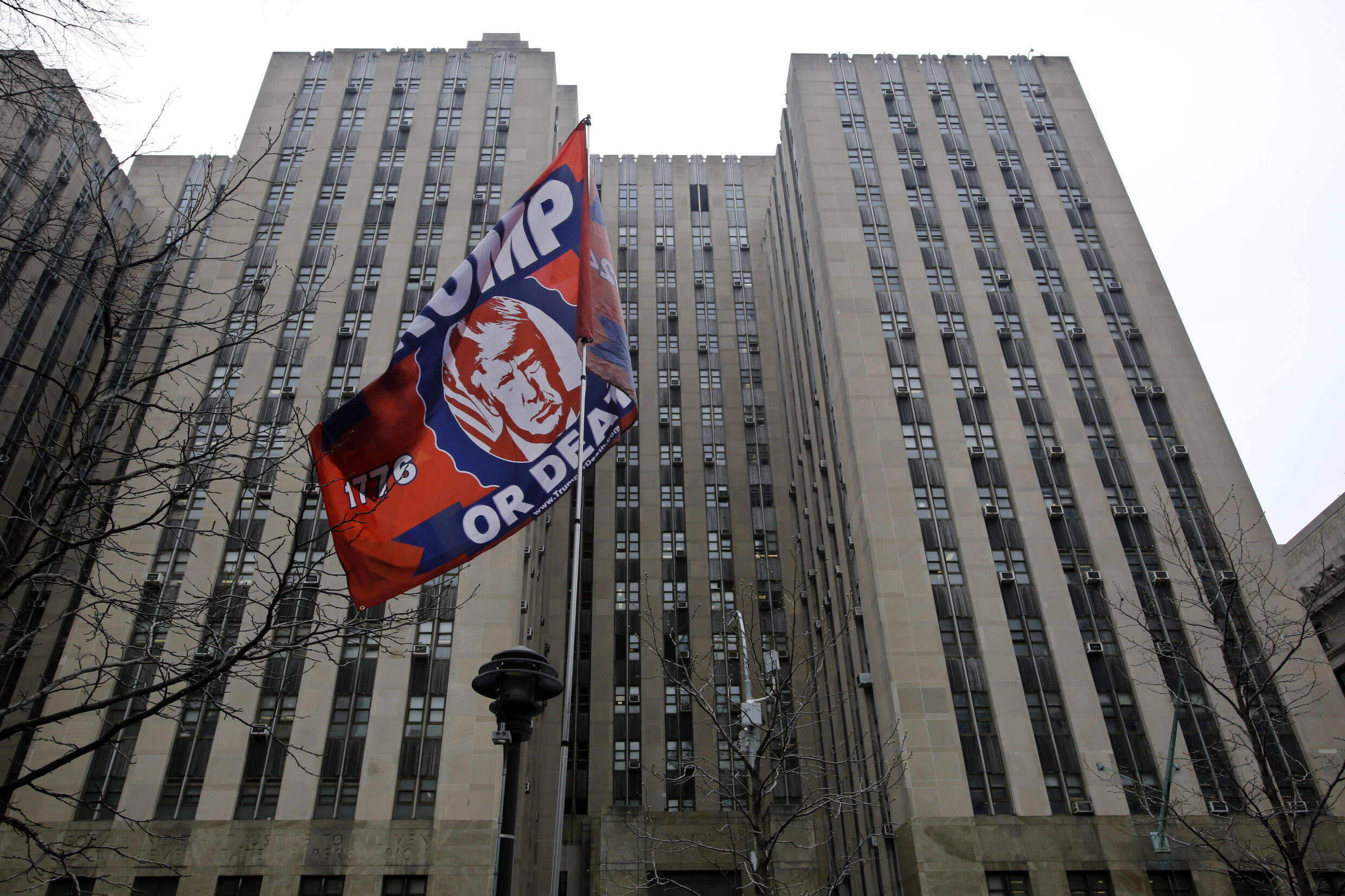 Donald Trump hará una aparición sin precedentes ante un juez de Nueva York el 4 de abril de 2023 para responder a los cargos penales que amenazan con desbaratar su carrera por la Casa Blanca de 2024