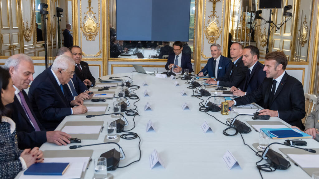 Palestine: élections, Constitution, réformes... ce qu'il faut retenir de la rencontre entre Abbas et Macron