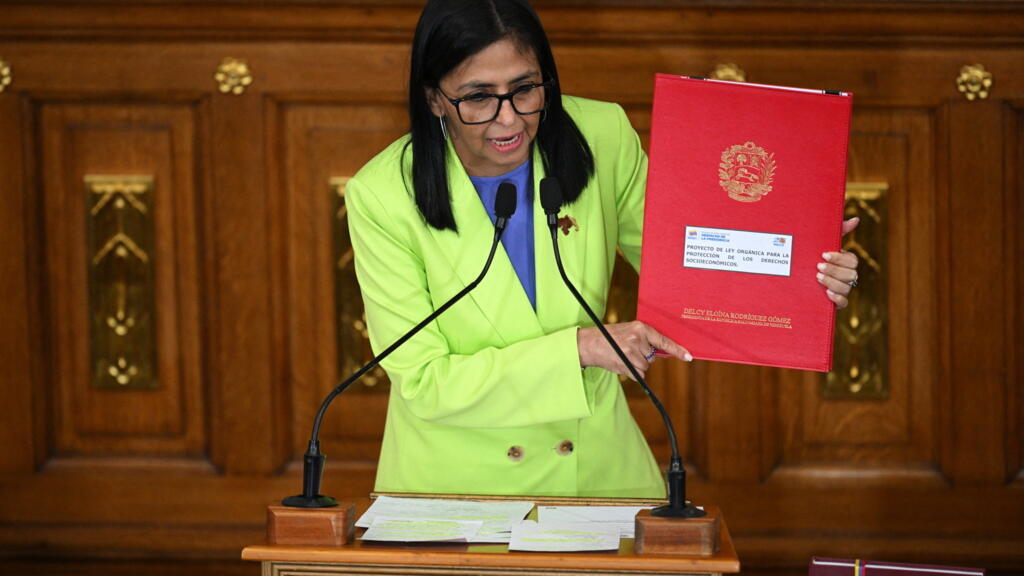 Venezuela: la présidente par intérim évoque une «réforme partielle» de la loi sur le pétrole