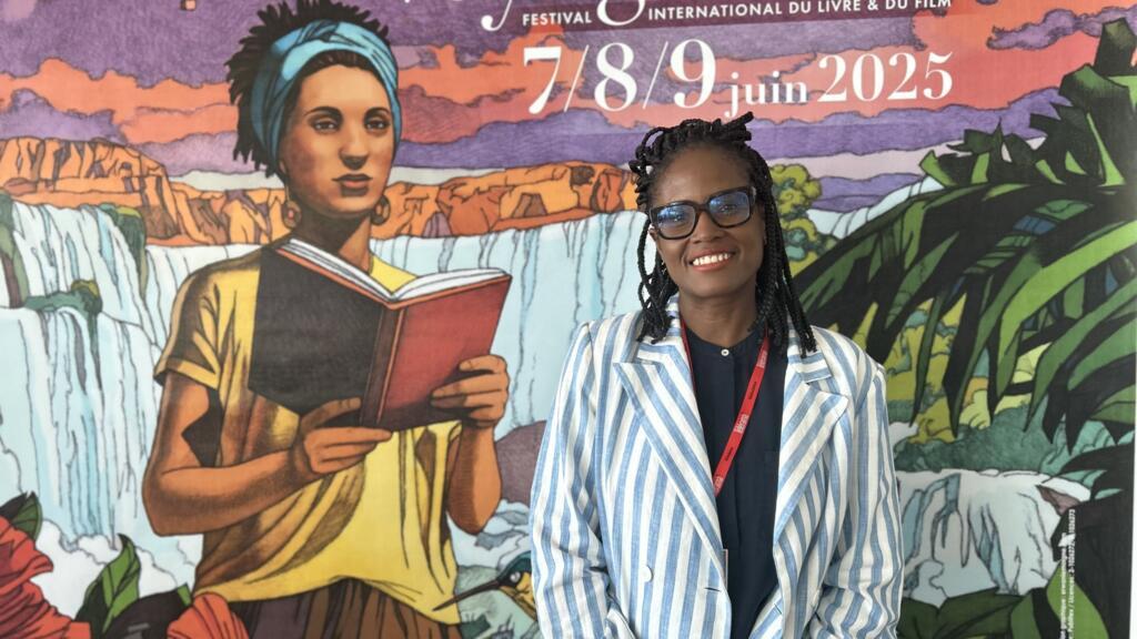 Presença de destaque no Festival Étonnants Voyageurs 2025, em Saint-Malo, Djamila Ribeiro celebrou sua estreia no evento marcada por homenagem a Marielle Franco.