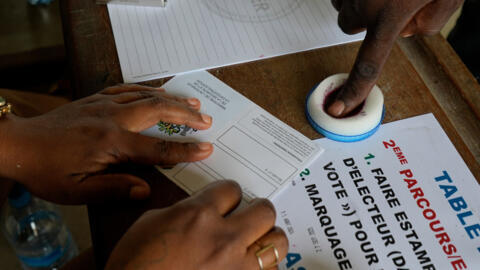 Le premier tour de législatives et les élections locales se sont tenus ce samedi 27 septembre au Gabon. Ici, dans un bureau de vote à Livreville.