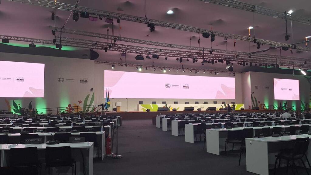 Salle de négociations à la COP30, qui s'achève ce vendredi après deux semaines de négociations