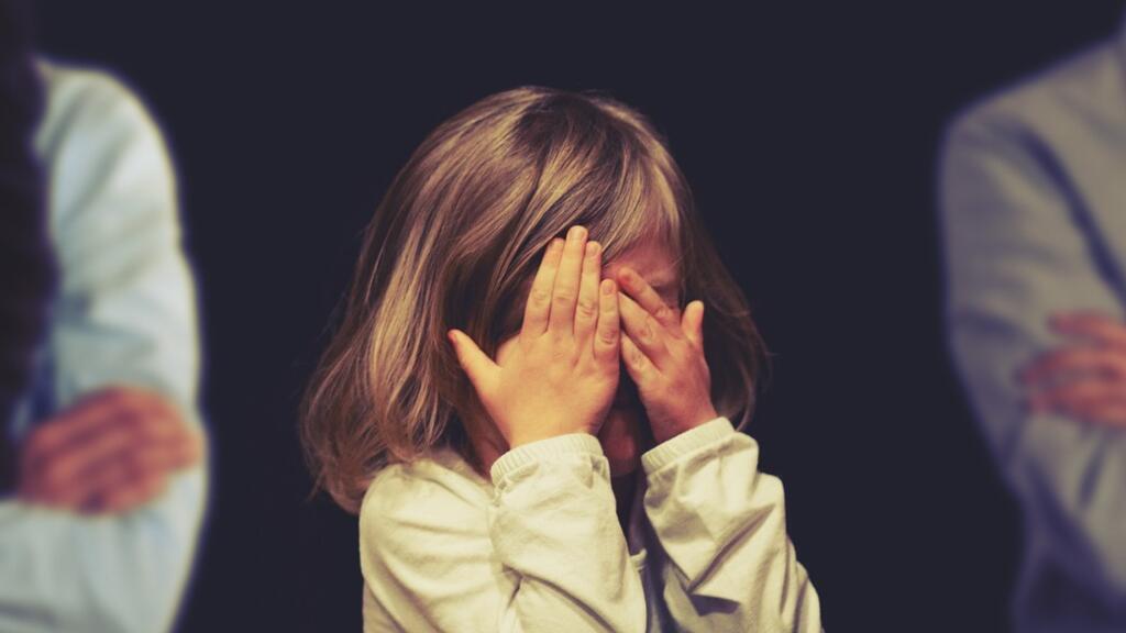 Divorce : les parents peuvent avoir du mal à protéger les enfants qui se retrouvent malgré eux au cœur de la rupture.