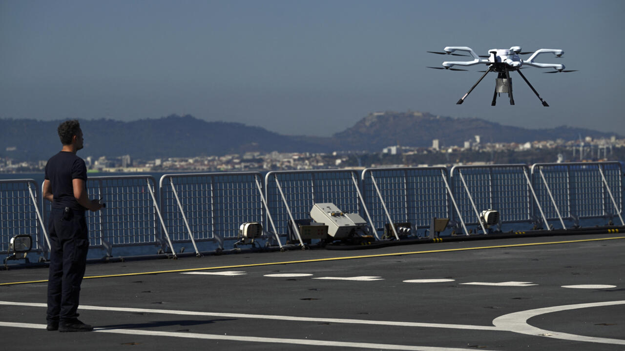 Face aux incursions de drones et aux brouillages offensifs, l’Otan fourbit ses armes