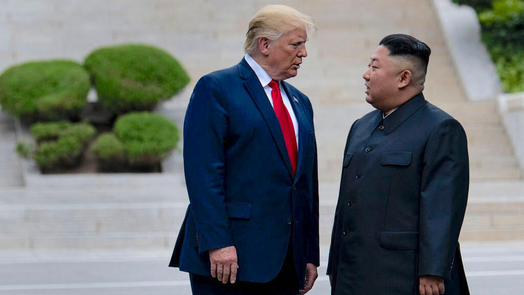 韩国官员:不排除特朗普出席APEC峰会时与金正恩会晤