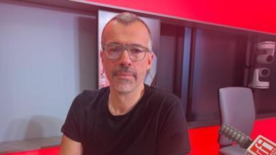 O jornalista Jamil Chade nos estúdios da RFI em Paris