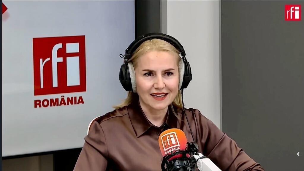 Dr. Teodorina Secară este medic ortodont și ortoped dento-facial, absolventă a Facultății de Medicină Dentară Cluj-Napoca și specializată la București, membră a mai multor asociații profesionale majore, inclusiv AAO și WFO, cunoscută pentru profesionalismul, pasiunea și utilizarea tehnologiei de vârf în ortodonție.