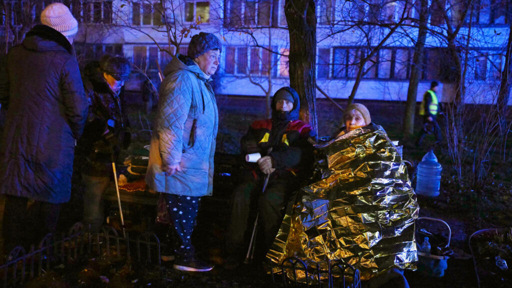 Noche de bombardeos cruzados entre Rusia y Ucrania mientras se busca un acuerdo de paz