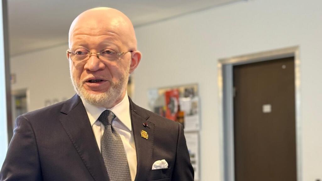Le ministre de la Communication et des Médias et porte-parole du gouvernement du Congo-Brazzaville Thierry Moungalla, lors de son entretien au siège de RFI, à paris, le 19 juin 2025.