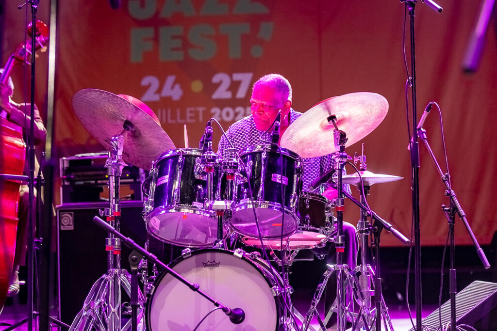 Le légendaire batteur Billy Hart (84 ans) sur scène à Nice.