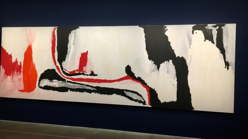 L'une des toiles intitulées «Nyinyilki», réalisée en 2000 par Sally Gabori, exposée à la Fondation Cartier jusqu'au 6 novembre 2022.