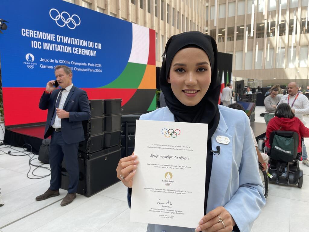 Masomah Ali Zada é atleta do Afeganistão, que compete pela bandeira dos refugiados. Ela recebeu o convite do COI como representante do Comitê Olímpico dos Refugiados. Em Paris, 26 de julho de 2023.
